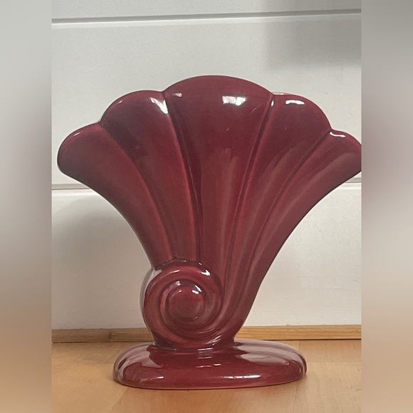 MCM, Vintage, Wave Redwing 892, Maroon Vase - Picture 2 of 3